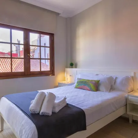 Apartamento Puerto De La Cruz, 3 Dormitorios, 7 Personas - Es-284-11 * Puerto de la Cruz (Tenerife)